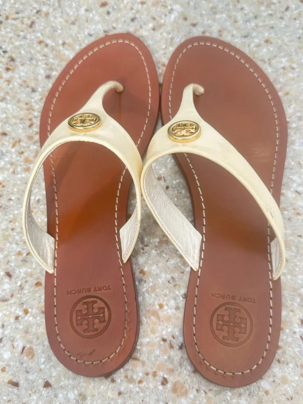 Tory Burch Cream Patent Leather Miller Thong Sandals Sz 8